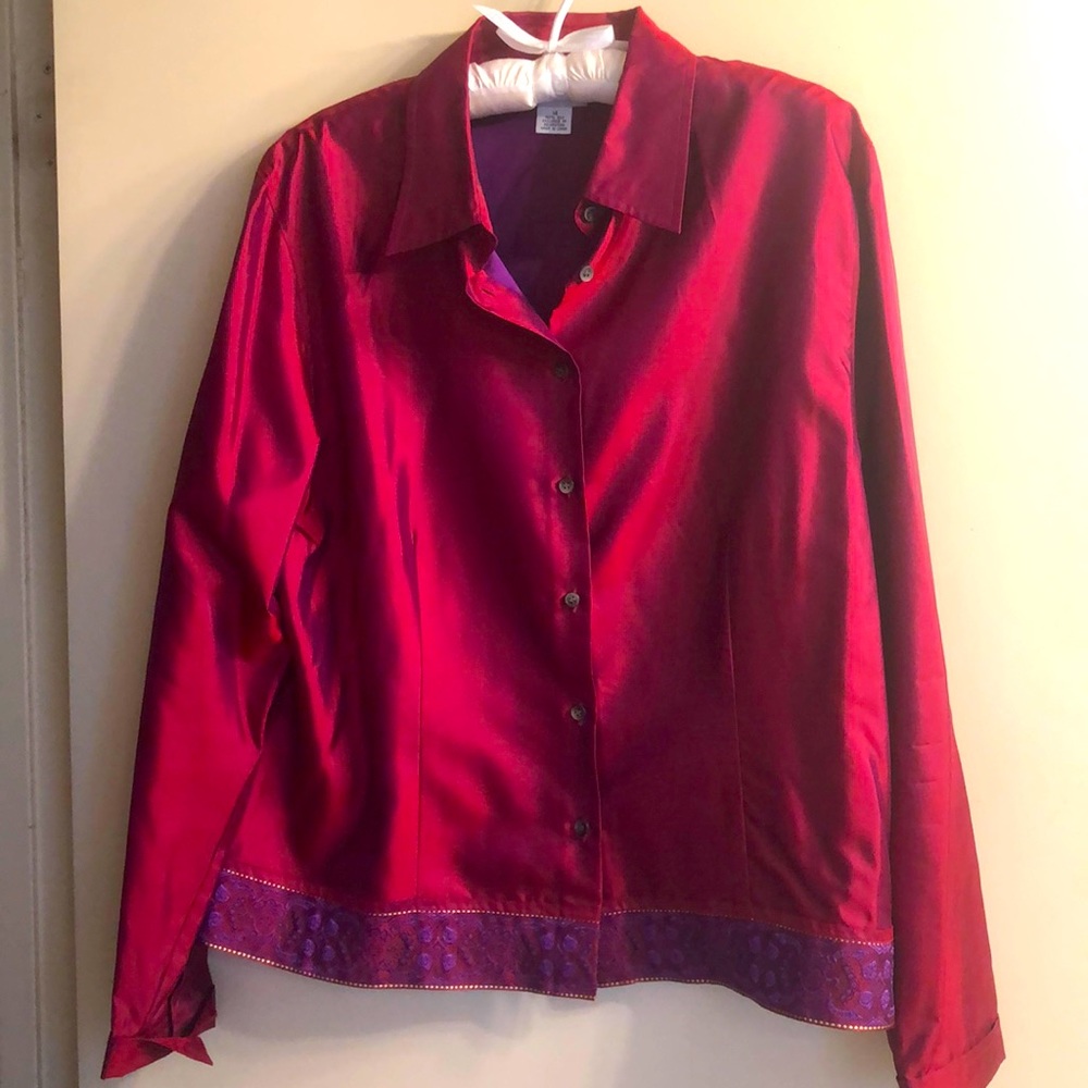 Ann Taylor Loft marooned color with floral decorative hemline 100% silk top
